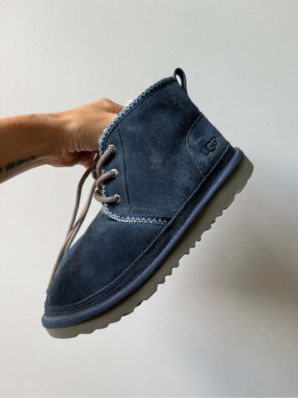 UGG KIDS Neumel Boots Tread Lite Suede Boots Sherpa Comfy Navy Blue Size Kids 4